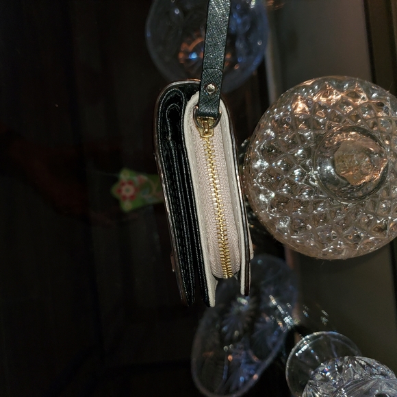 Kate Spade wallet - Picture 10 of 10